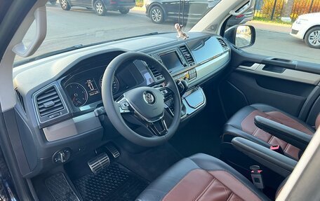 Volkswagen Multivan T6 рестайлинг, 2018 год, 4 600 000 рублей, 10 фотография