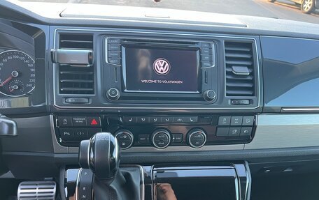 Volkswagen Multivan T6 рестайлинг, 2018 год, 4 600 000 рублей, 13 фотография