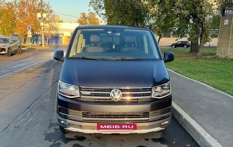 Volkswagen Multivan T6 рестайлинг, 2018 год, 4 600 000 рублей, 3 фотография