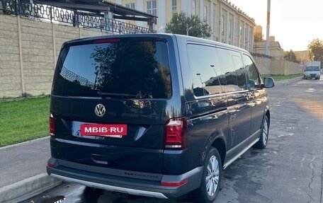 Volkswagen Multivan T6 рестайлинг, 2018 год, 4 600 000 рублей, 6 фотография