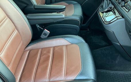 Volkswagen Multivan T6 рестайлинг, 2018 год, 4 600 000 рублей, 16 фотография