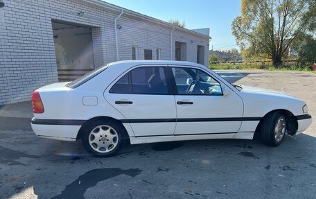 Mercedes-Benz C-Класс, 1993 год, 600 000 рублей, 4 фотография