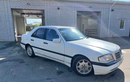 Mercedes-Benz C-Класс, 1993 год, 600 000 рублей, 3 фотография