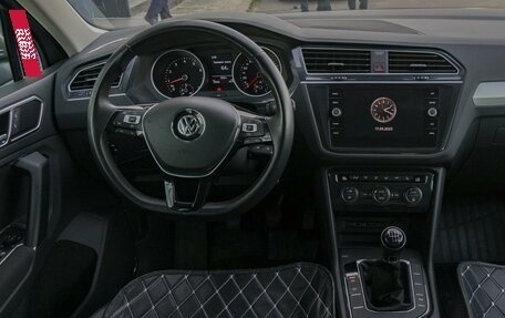 Volkswagen Tiguan II, 2019 год, 2 690 000 рублей, 14 фотография