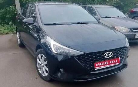 Hyundai Solaris II рестайлинг, 2021 год, 1 560 000 рублей, 1 фотография