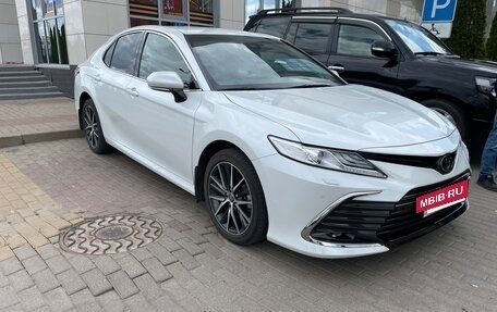 Toyota Camry, 2022 год, 4 000 000 рублей, 3 фотография