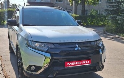 Mitsubishi Outlander III рестайлинг 3, 2021 год, 2 800 000 рублей, 1 фотография
