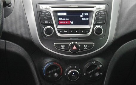 Hyundai Solaris II рестайлинг, 2016 год, 1 034 000 рублей, 12 фотография