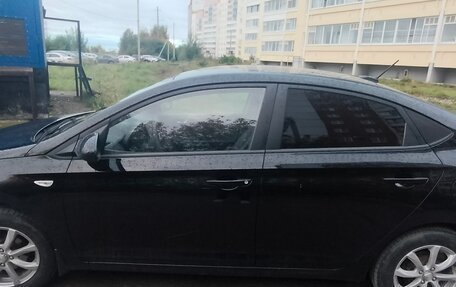 Hyundai Solaris II рестайлинг, 2021 год, 1 560 000 рублей, 2 фотография