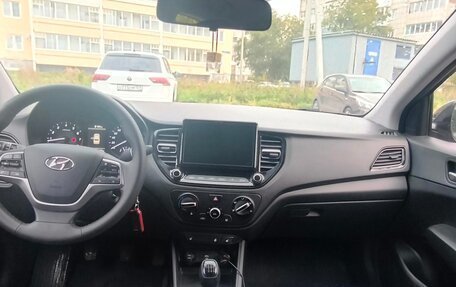 Hyundai Solaris II рестайлинг, 2021 год, 1 560 000 рублей, 5 фотография