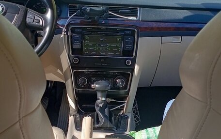 Skoda Superb III рестайлинг, 2012 год, 1 450 000 рублей, 9 фотография