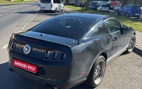 Ford Mustang VI рестайлинг, 2010 год, 1 799 000 рублей, 5 фотография