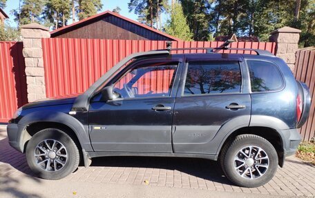 Chevrolet Niva I рестайлинг, 2017 год, 725 000 рублей, 6 фотография