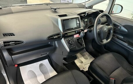 Toyota Wish II, 2016 год, 1 669 000 рублей, 13 фотография