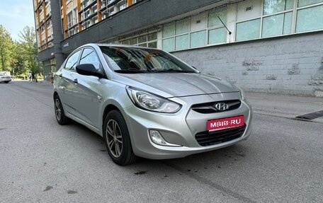 Hyundai Solaris II рестайлинг, 2012 год, 700 000 рублей, 1 фотография