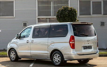 Hyundai Grand Starex Grand Starex I рестайлинг 2, 2010 год, 1 445 000 рублей, 4 фотография