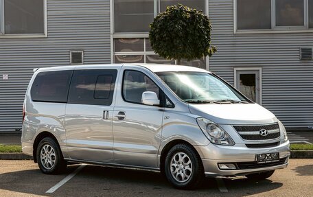 Hyundai Grand Starex Grand Starex I рестайлинг 2, 2010 год, 1 445 000 рублей, 3 фотография