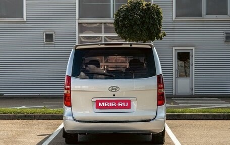 Hyundai Grand Starex Grand Starex I рестайлинг 2, 2010 год, 1 445 000 рублей, 5 фотография