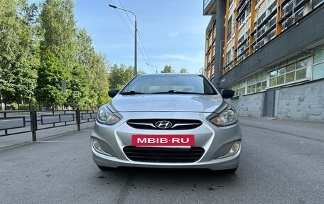 Hyundai Solaris II рестайлинг, 2012 год, 700 000 рублей, 2 фотография