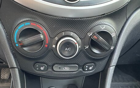 Hyundai Solaris II рестайлинг, 2012 год, 700 000 рублей, 19 фотография