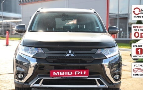 Mitsubishi Outlander III рестайлинг 3, 2021 год, 2 600 000 рублей, 5 фотография