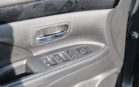 Mitsubishi Outlander III рестайлинг 3, 2021 год, 2 600 000 рублей, 19 фотография