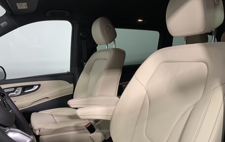 Mercedes-Benz V-Класс, 2024 год, 18 000 000 рублей, 22 фотография