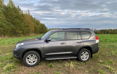 Toyota Land Cruiser Prado 150 рестайлинг 2, 2011 год, 2 600 000 рублей, 2 фотография