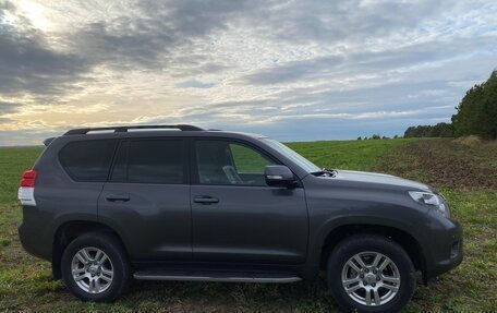 Toyota Land Cruiser Prado 150 рестайлинг 2, 2011 год, 2 600 000 рублей, 6 фотография