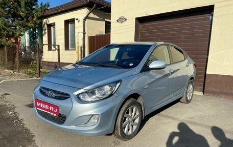 Hyundai Solaris II рестайлинг, 2011 год, 760 000 рублей, 1 фотография