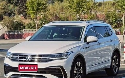 Volkswagen Tiguan II, 2021 год, 3 850 000 рублей, 1 фотография