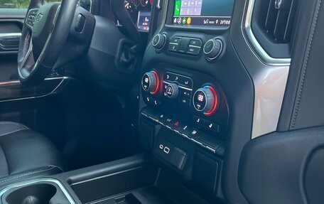 Chevrolet Silverado, 2021 год, 6 500 000 рублей, 24 фотография
