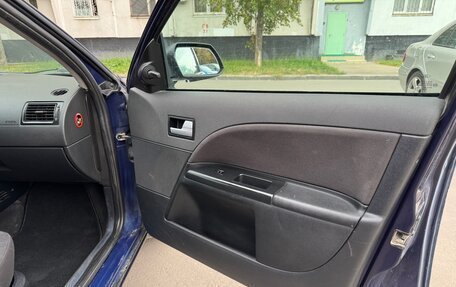 Ford Mondeo III, 2001 год, 250 000 рублей, 25 фотография