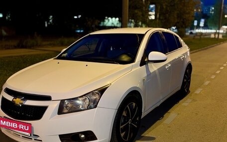 Chevrolet Cruze II, 2012 год, 820 000 рублей, 3 фотография