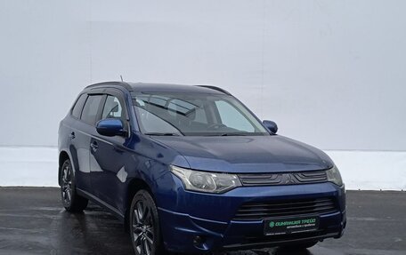 Mitsubishi Outlander III рестайлинг 3, 2013 год, 1 385 000 рублей, 3 фотография