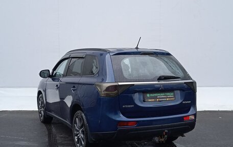 Mitsubishi Outlander III рестайлинг 3, 2013 год, 1 385 000 рублей, 6 фотография