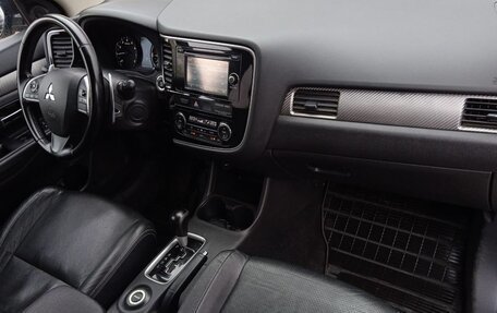 Mitsubishi Outlander III рестайлинг 3, 2013 год, 1 385 000 рублей, 17 фотография