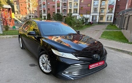 Toyota Camry, 2018 год, 3 000 000 рублей, 1 фотография