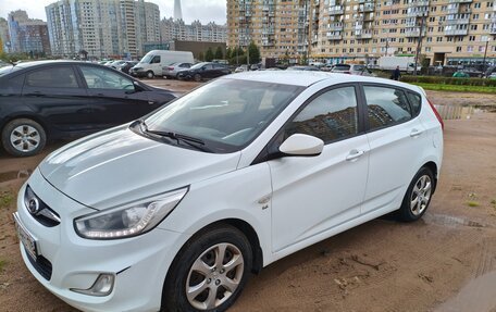 Hyundai Solaris II рестайлинг, 2013 год, 750 000 рублей, 3 фотография