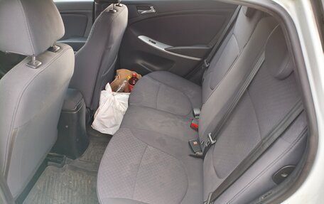 Hyundai Solaris II рестайлинг, 2013 год, 750 000 рублей, 14 фотография