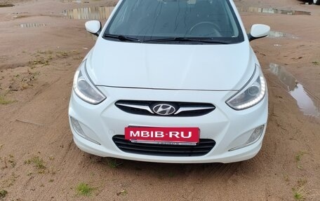 Hyundai Solaris II рестайлинг, 2013 год, 750 000 рублей, 2 фотография