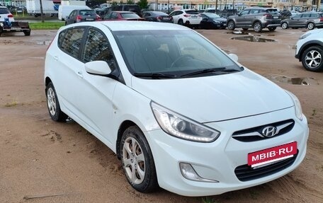 Hyundai Solaris II рестайлинг, 2013 год, 750 000 рублей, 5 фотография