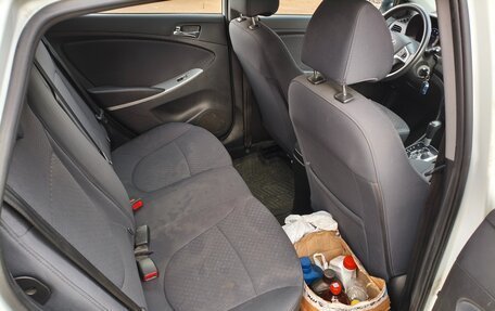 Hyundai Solaris II рестайлинг, 2013 год, 750 000 рублей, 16 фотография