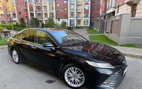 Toyota Camry, 2018 год, 3 000 000 рублей, 2 фотография