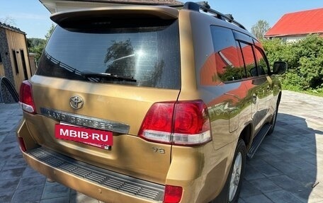 Toyota Land Cruiser 200, 2010 год, 2 550 000 рублей, 4 фотография