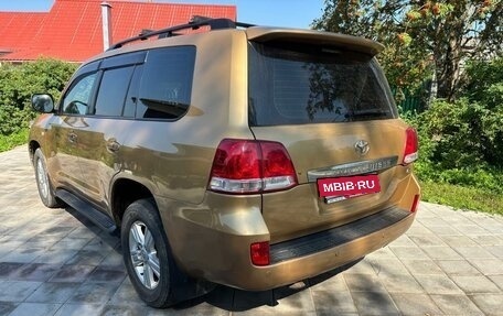 Toyota Land Cruiser 200, 2010 год, 2 550 000 рублей, 3 фотография