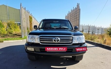 Toyota Land Cruiser 100 рестайлинг 2, 2006 год, 2 190 000 рублей, 2 фотография
