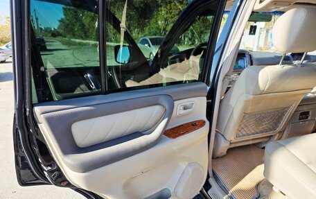 Toyota Land Cruiser 100 рестайлинг 2, 2006 год, 2 190 000 рублей, 18 фотография