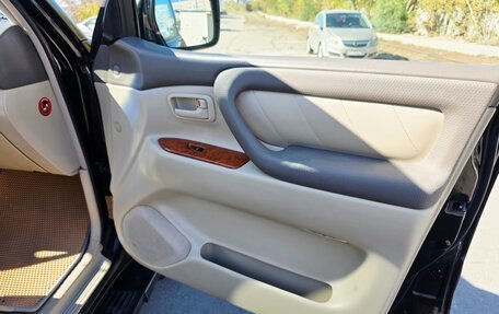 Toyota Land Cruiser 100 рестайлинг 2, 2006 год, 2 190 000 рублей, 20 фотография