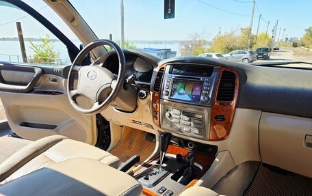 Toyota Land Cruiser 100 рестайлинг 2, 2006 год, 2 190 000 рублей, 25 фотография